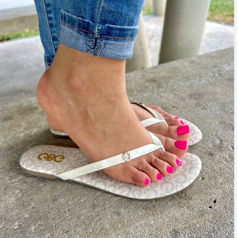 GBG Los Angeles White Sandals with Ruffle Design
